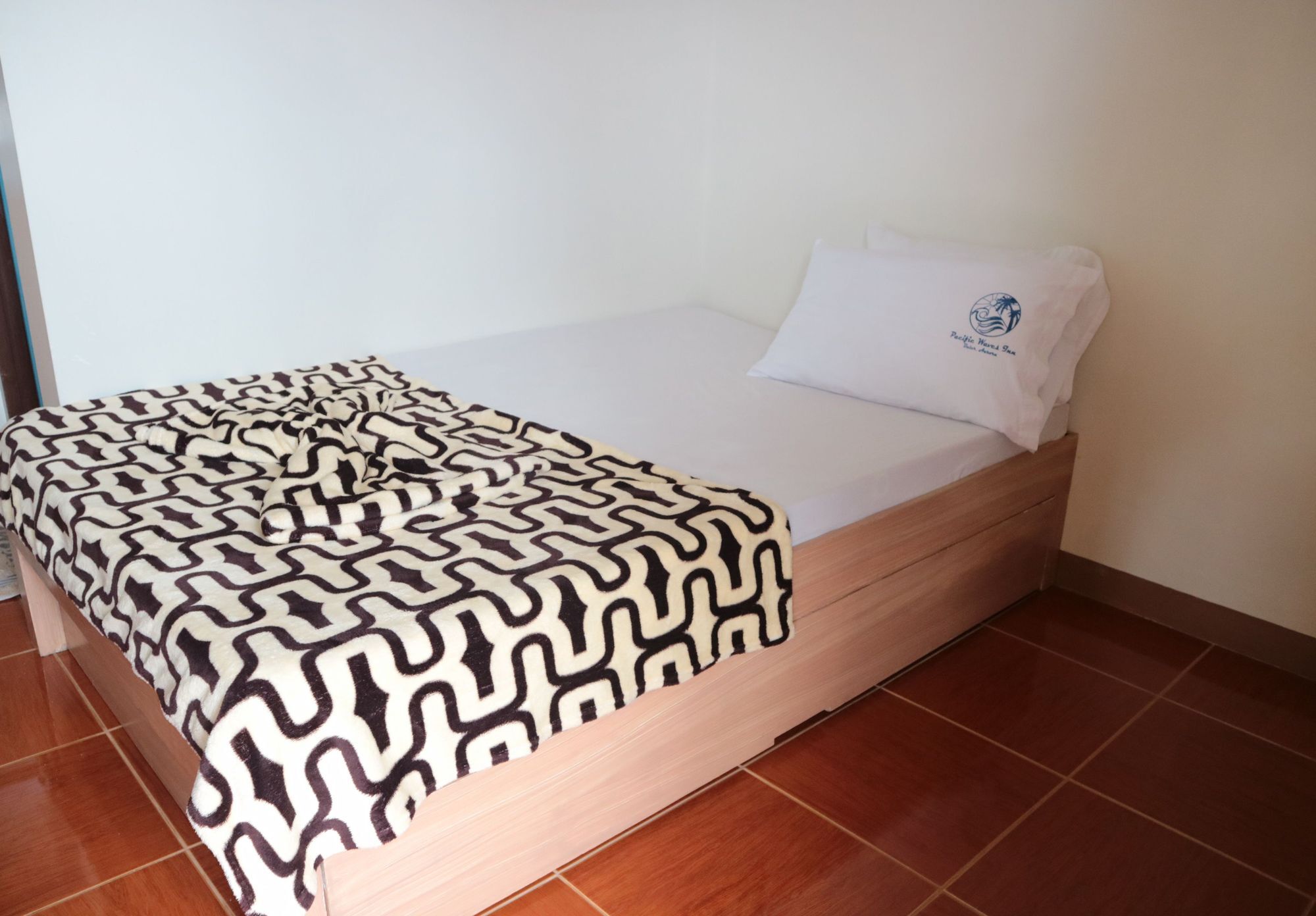 Pacific Waves Inn Baler Kültér fotó