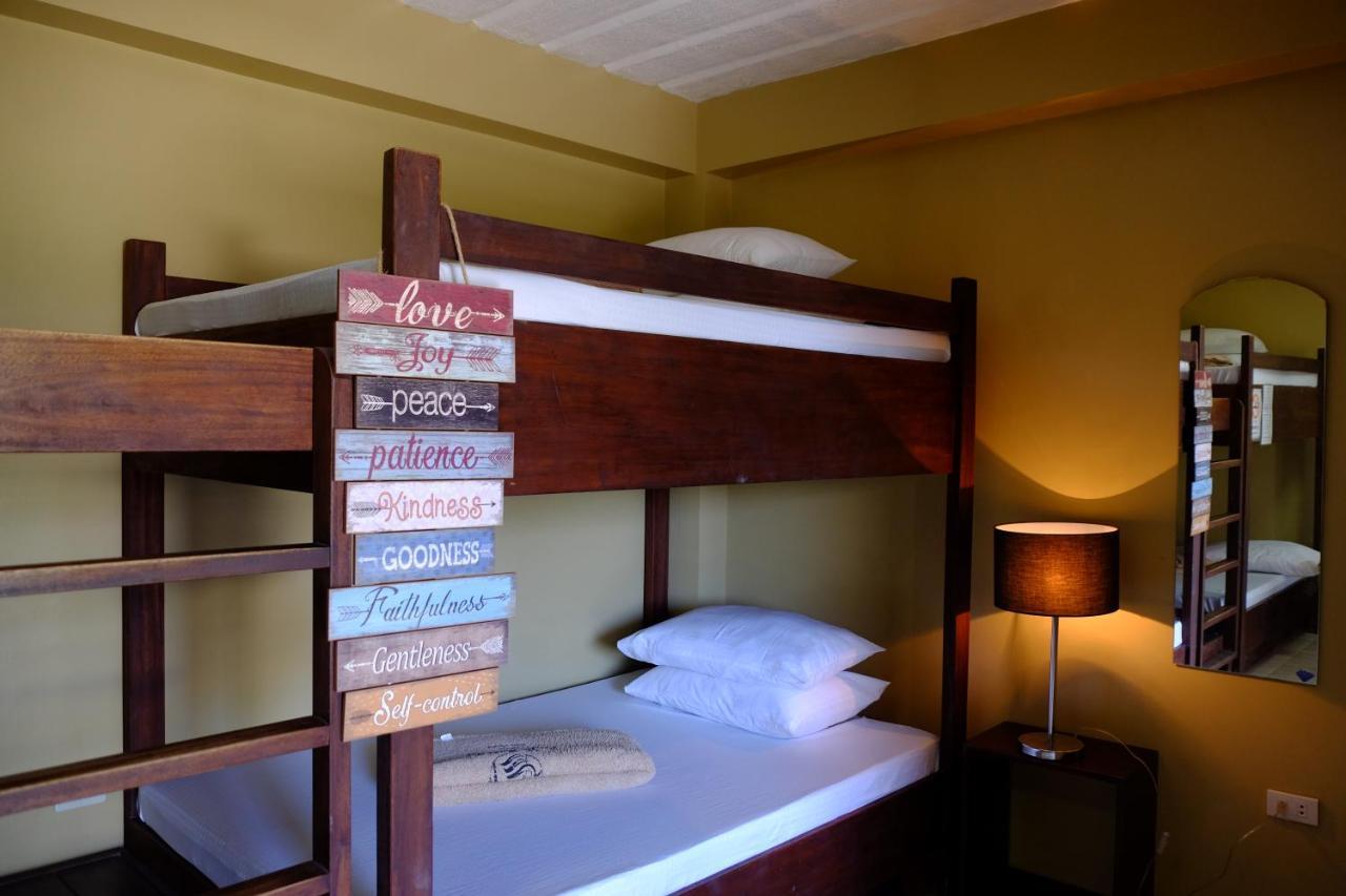 Pacific Waves Inn Baler Kültér fotó